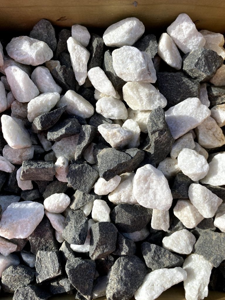 Panda Black & White Stone Chippings