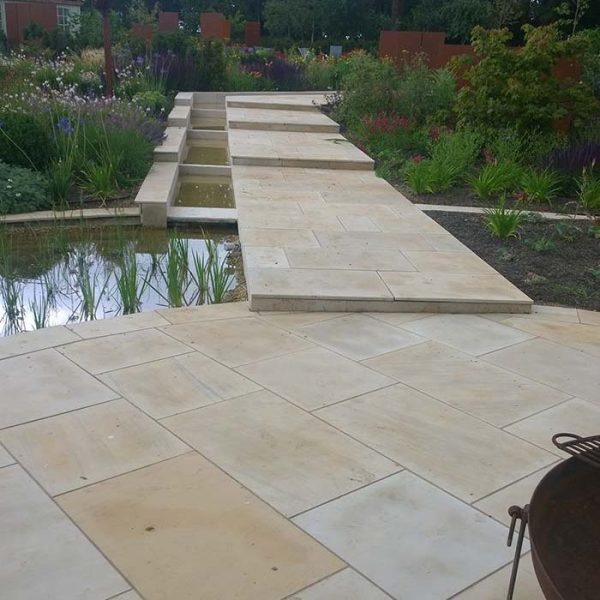 Ivory Sawn & Honed Paving Slabs